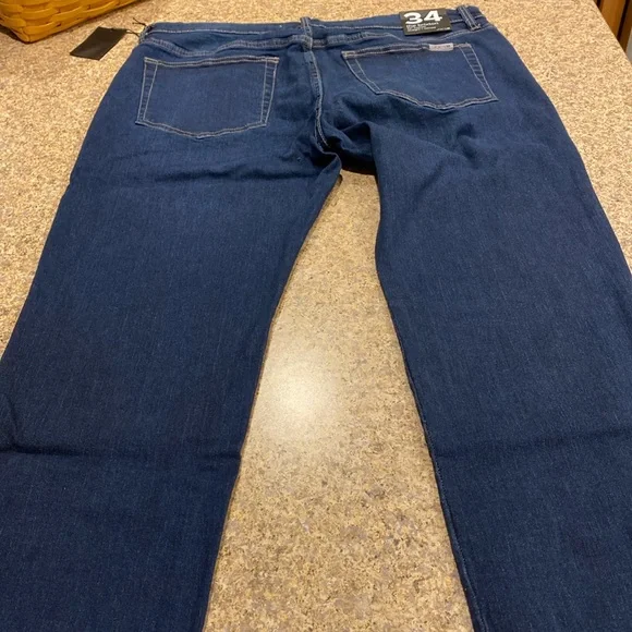 NWT Joe’s Jeans The Brixton Straight + Narrow Size 34